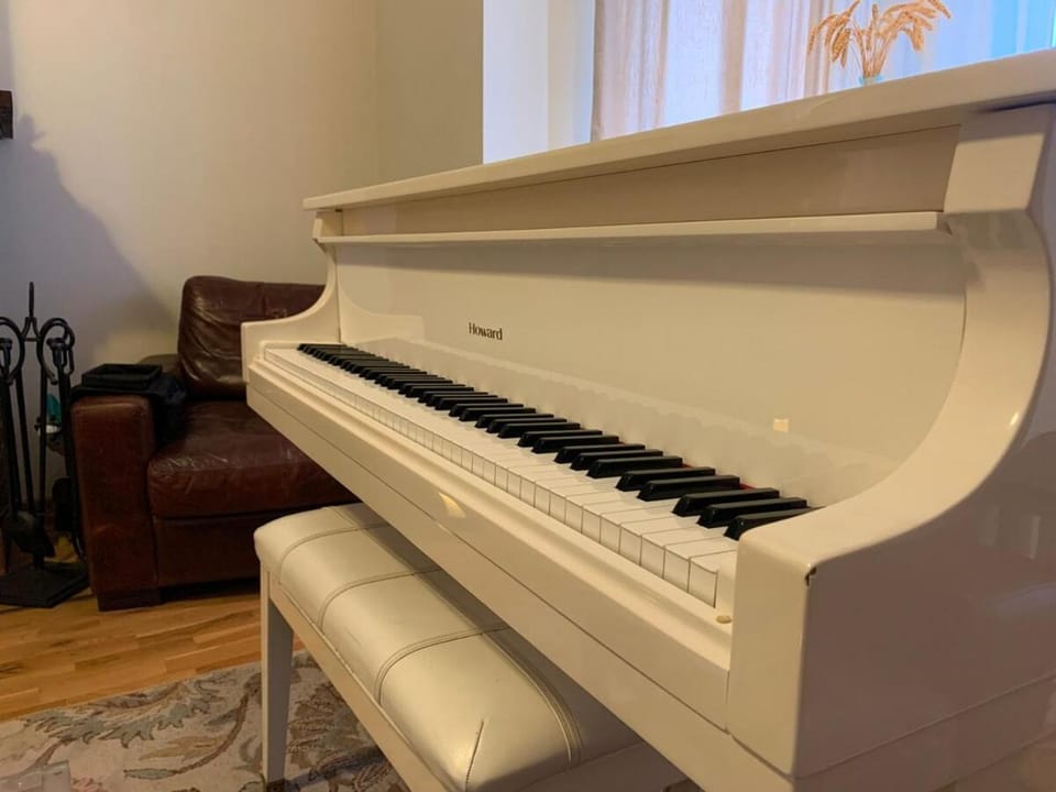 Living room, Bedroom, Entertainment