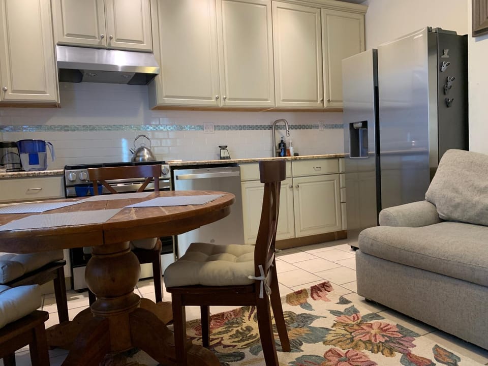 Kitchen or kitchenette, Dining area, dishwasher, oven, stove