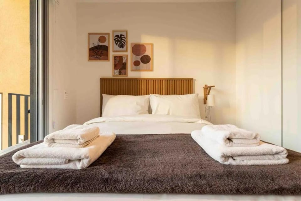PI0514 I Studio em Pinheiros prox a Faria Lima com cama Queen Apartment in Sao Paulo City