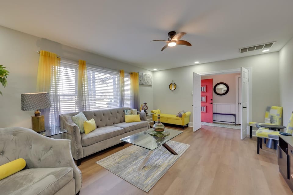 < 2 Mi to ECU: Cozy Greenville Getaway w/ Porch! House in Greenville