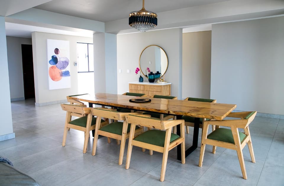 Seating area, Dining area