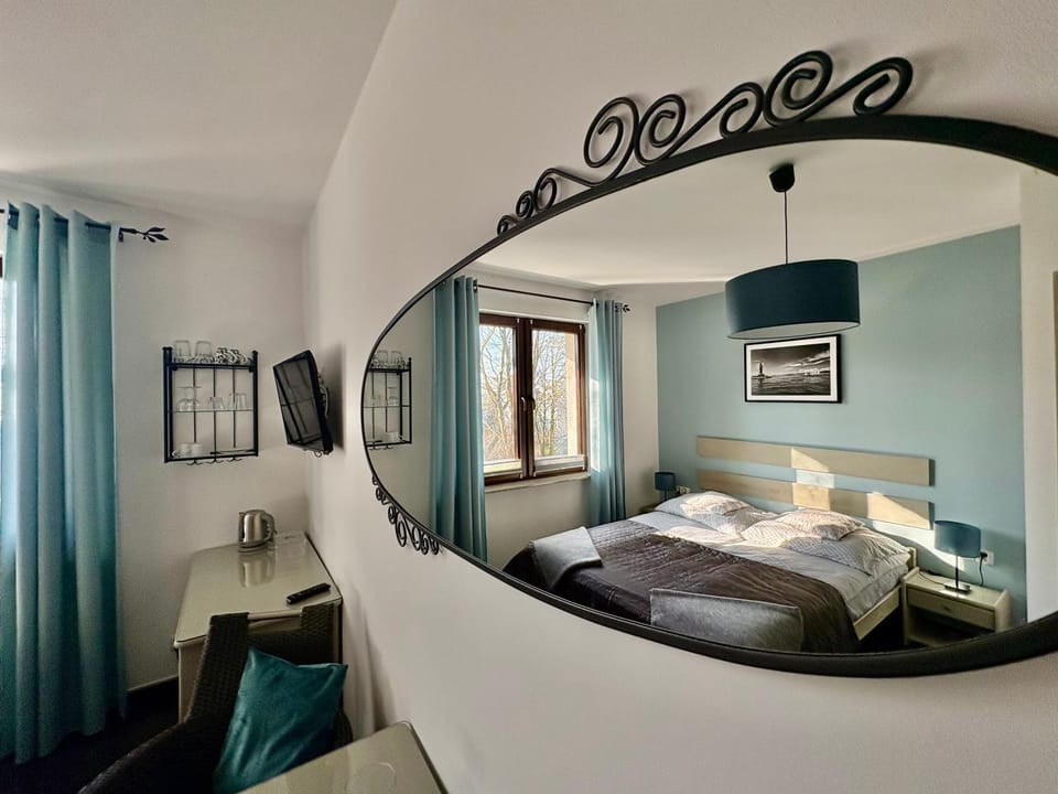 Bed, TV and multimedia, Coffee/tea facilities, Decorative detail, Bedroom