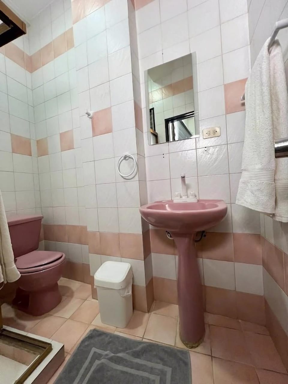 Bathroom, towels