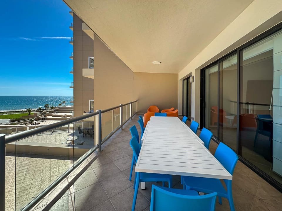 Luxury 4 Bed Condo with Huge Deck House in Rocky Point