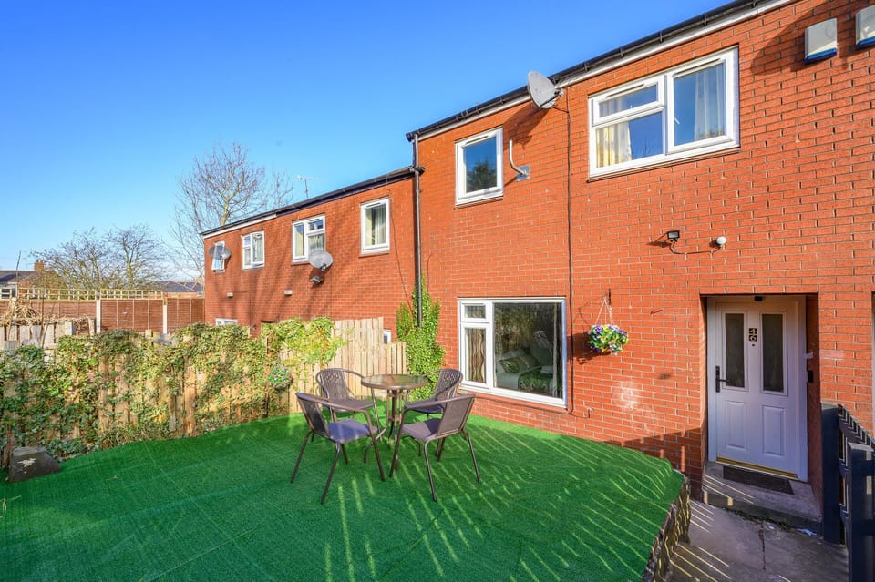 -RCGS- For your relaxed, Cosy Stay, Free Parking Vacation rental in Leeds