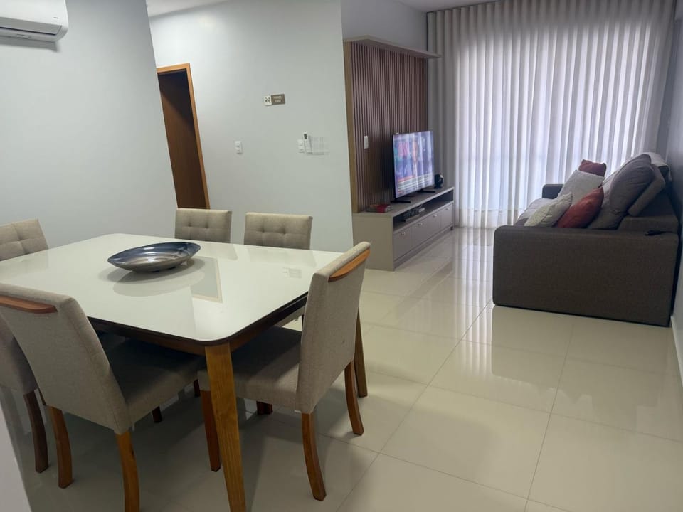 Communal lounge/ TV room, TV and multimedia, Living room, Dinner, air conditioner