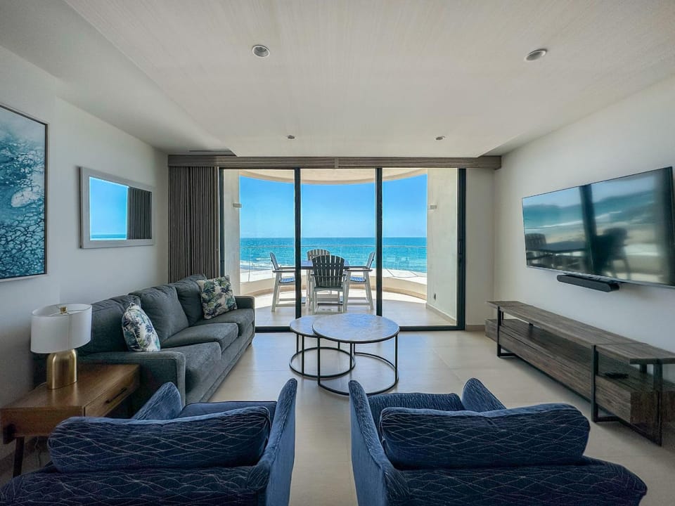 Modern 2BR Gem oIconic Sandy Beach House in Rocky Point