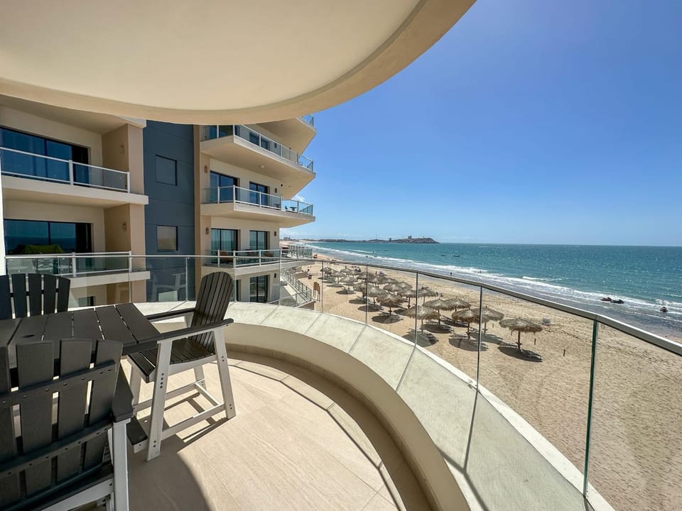 Modern 2BR Gem oIconic Sandy Beach House in Rocky Point