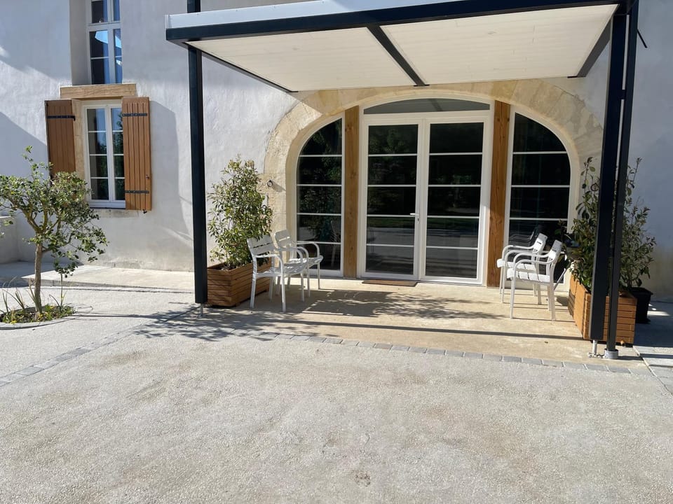 Facade/entrance, Day