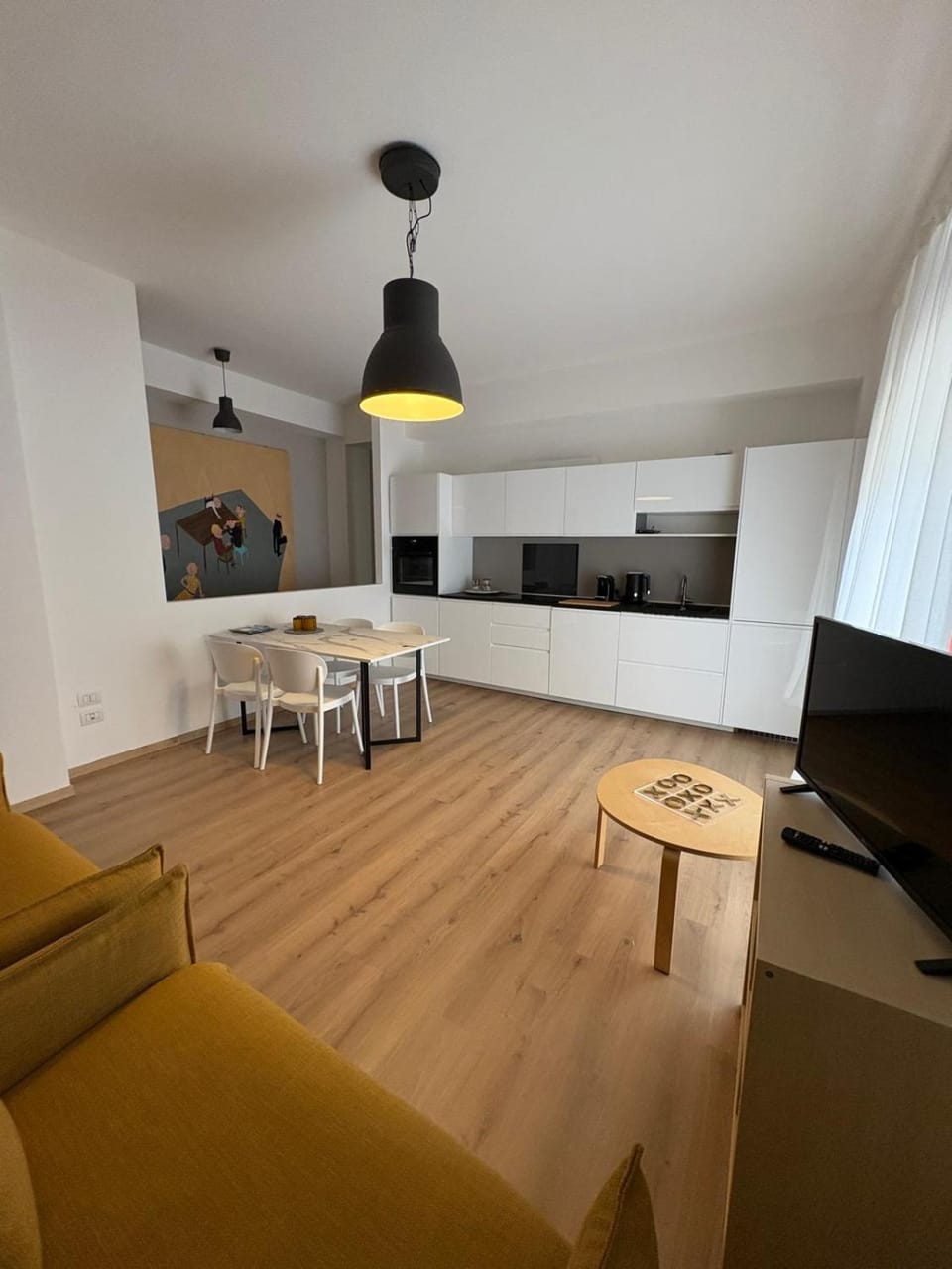 Kitchen or kitchenette, Living room