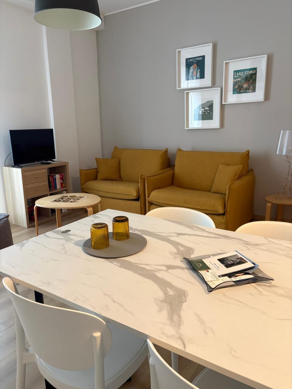 Living room, Dining area
