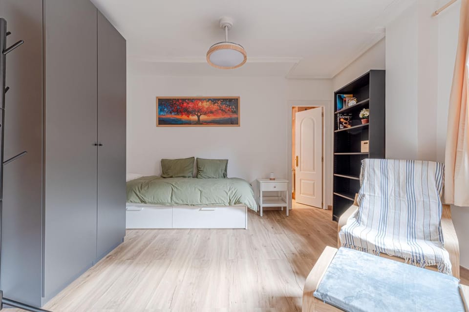 Bed, Living room, wardrobe