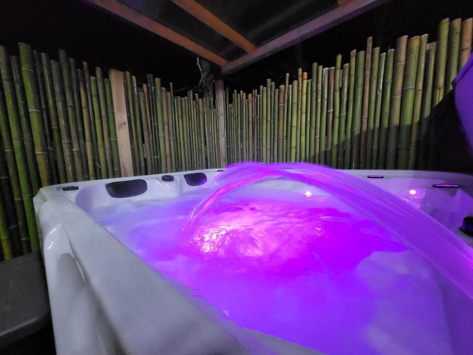 Night, Hot Tub