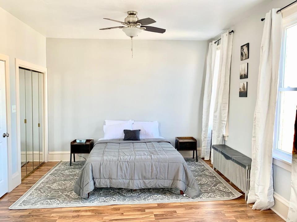 Bed, Photo of the whole room, Bedroom, wardrobe