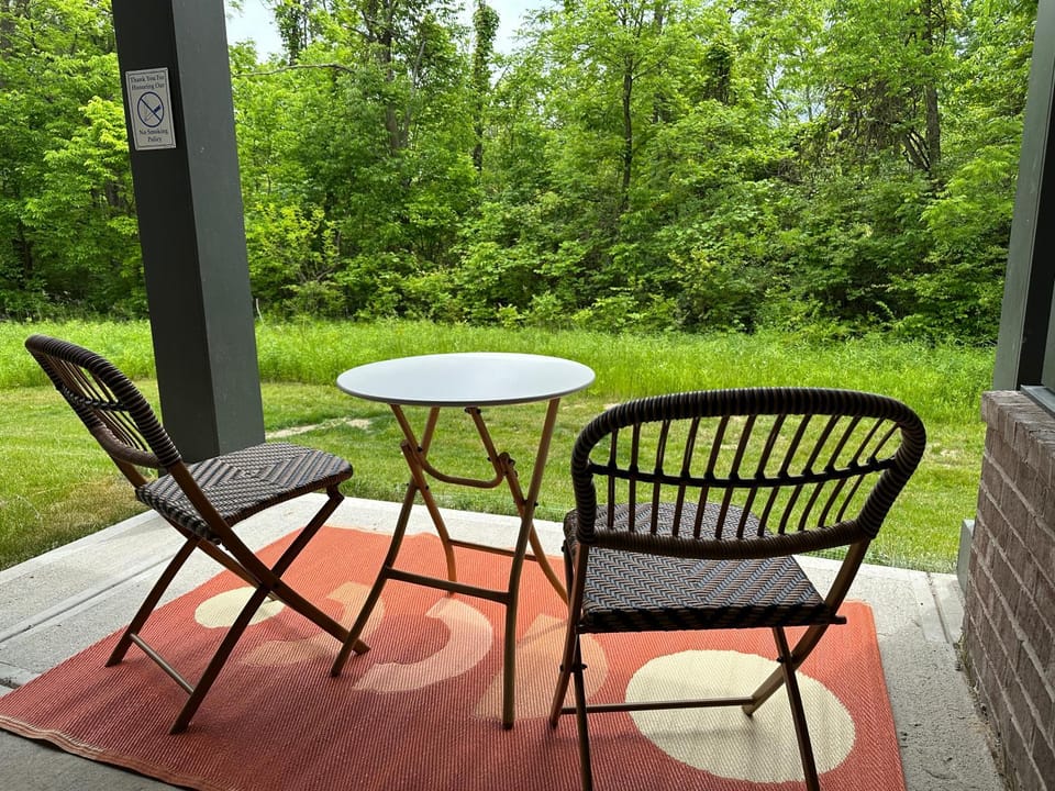 Dublin 2BR Pets welcome Ground Floor Views Apartment in Hilliard