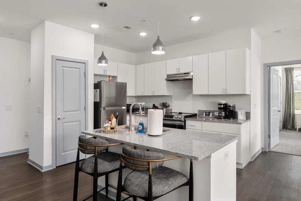 Dublin 2BR Pets welcome Ground Floor Views Apartment in Hilliard