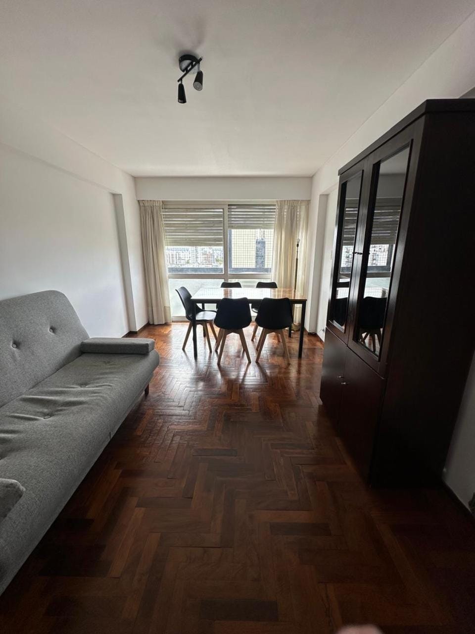 Depto 2 ambientes con balcón Apartment in La Plata