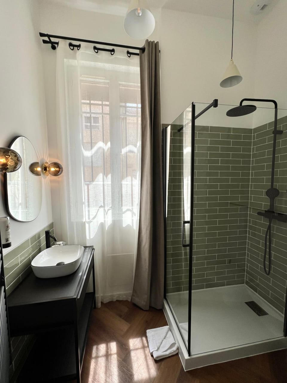 Bathroom, Photo of the whole room