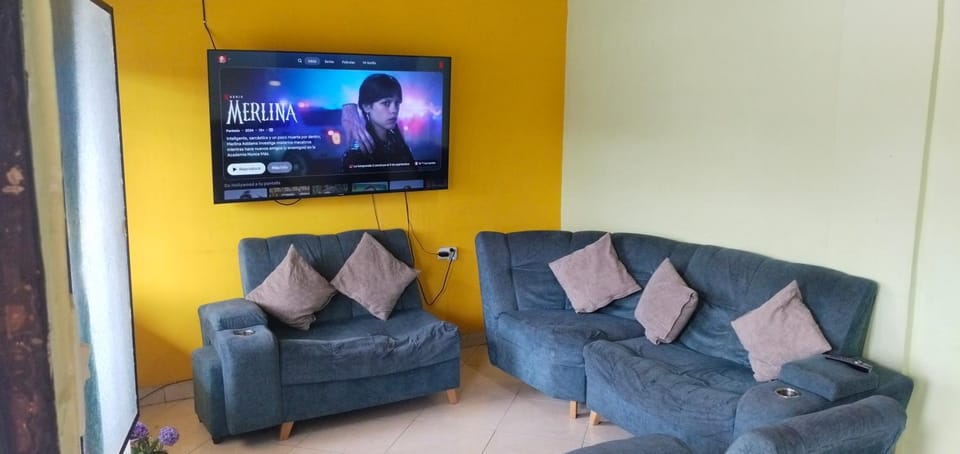 Communal lounge/ TV room, TV and multimedia, Living room