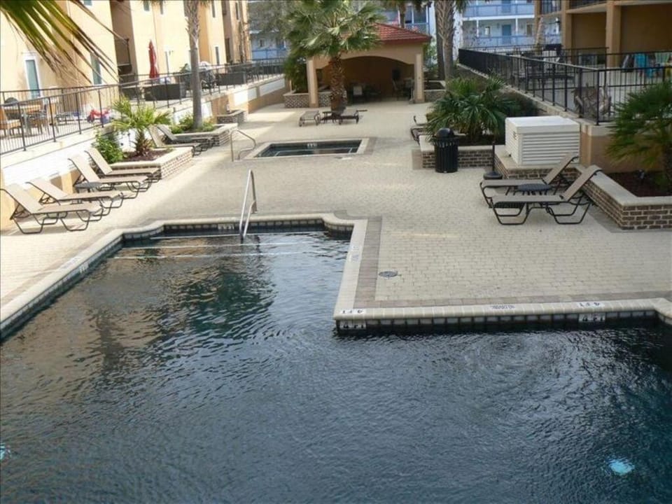 Pool view, Swimming pool, sunbed