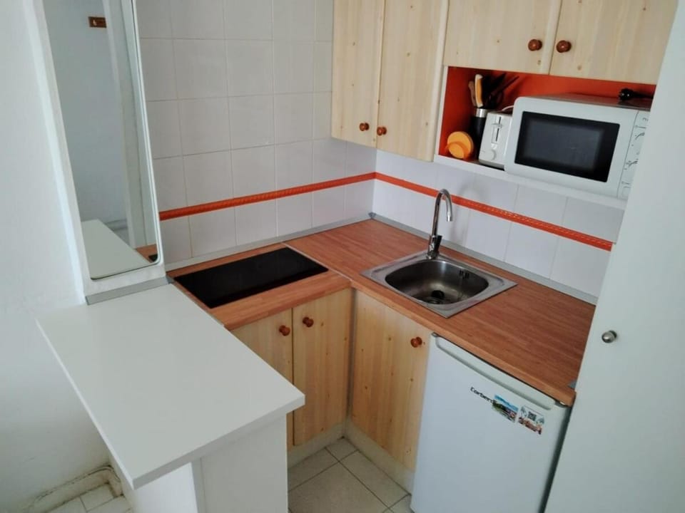 Los Cisnes - 2nd line beach Studio Apartment in Benalmadena