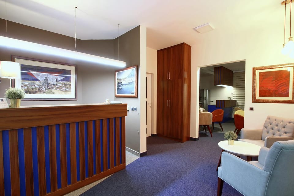 Communal lounge/ TV room