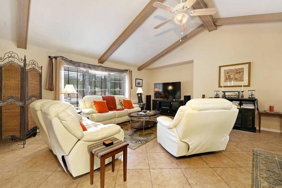 Pet & family friendly private villa w/electric heated pool & spa! Villa Milano - SWFL Rentals Villa in Lochmoor Waterway