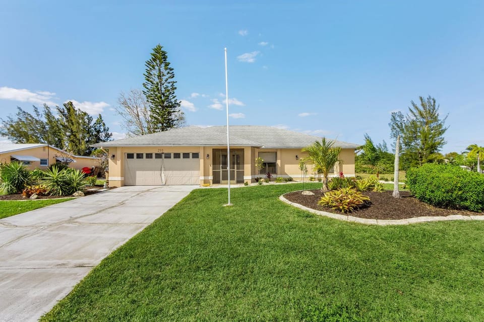 Great for families! Games & electric heated pool w/Gulf Access! Villa Mahana - SWFL Rentals Villa in Cape Coral