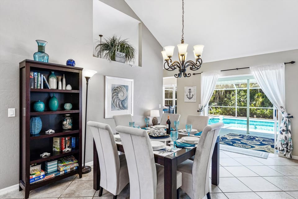 Modern family-friendly villa in great neighborhood w/electric heated pool! Villa Mimsey - SWFL Rentals Villa in Cape Coral
