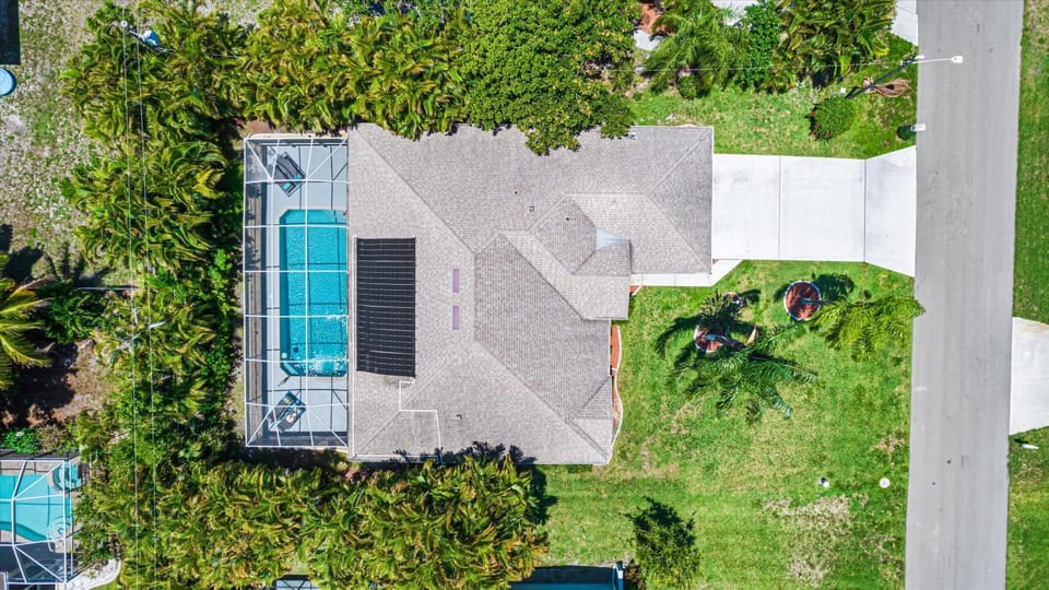 Modern family-friendly villa in great neighborhood w/electric heated pool! Villa Mimsey - SWFL Rentals Villa in Cape Coral