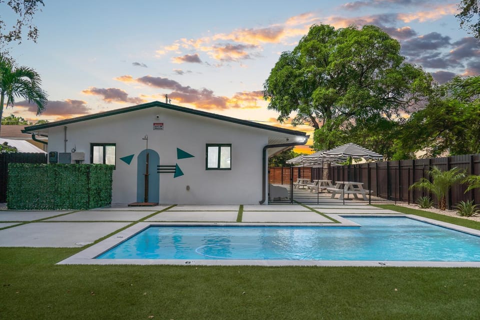 Property building, Pool view, Swimming pool