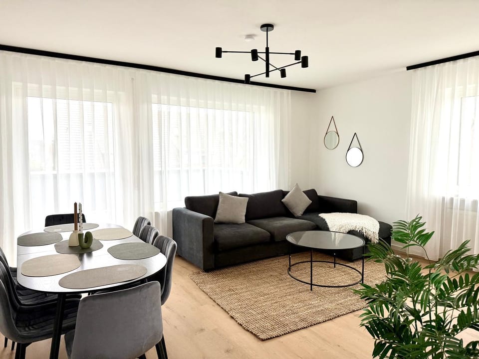 Living room, Seating area, Dining area