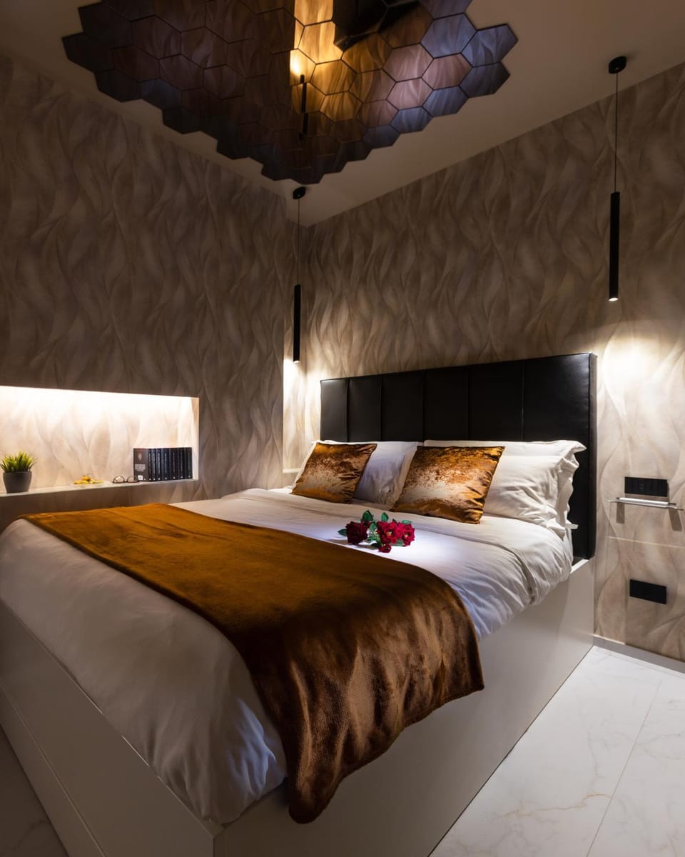 Bed, Photo of the whole room, Bedroom