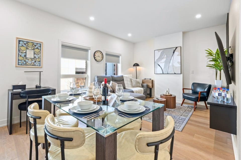 The McCaul Group Suite Near Baldwin Village Hotel in Toronto