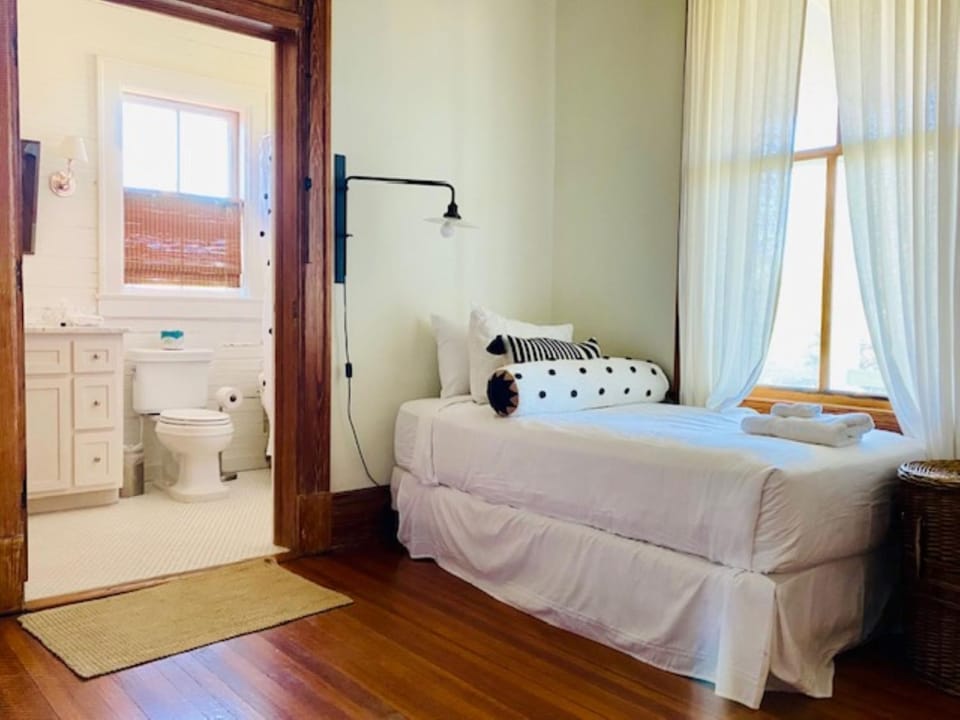 Officers Row - elegant home with private pool steps from beach House in Tybee Island