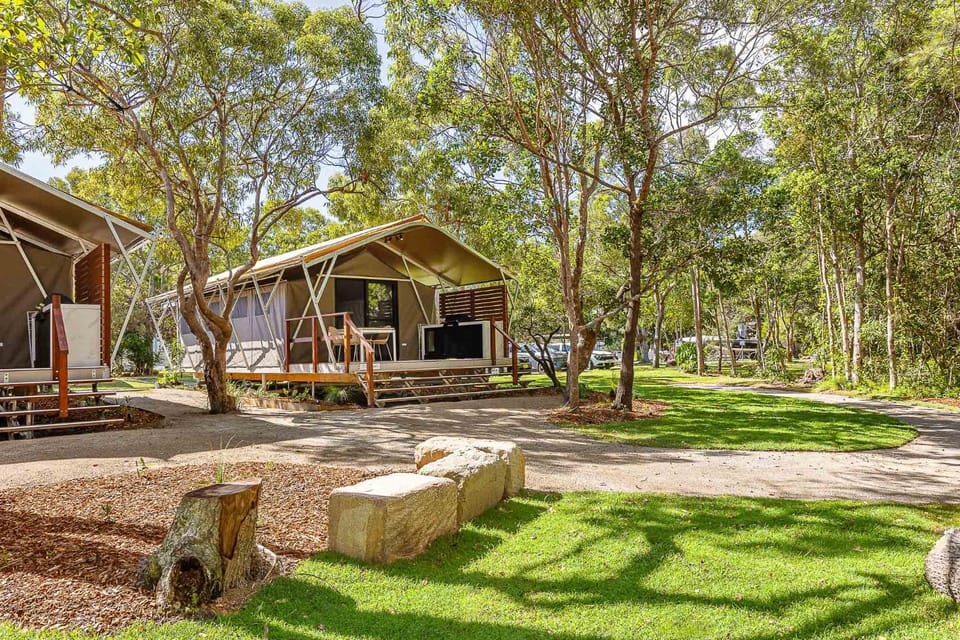 Property building, Natural landscape, Garden, Garden view