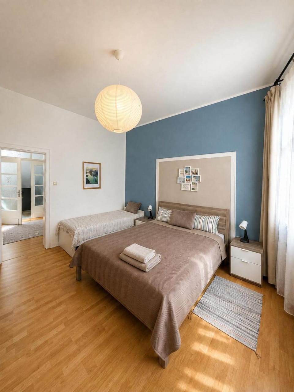 Bed, Photo of the whole room, Bedroom, towels