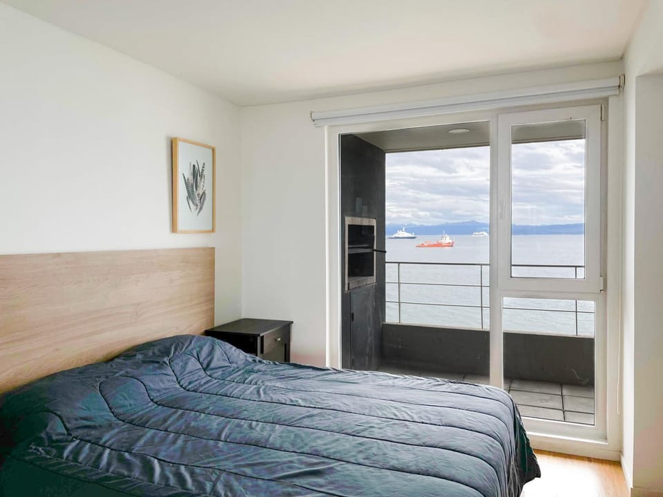 Bedroom, Sea view