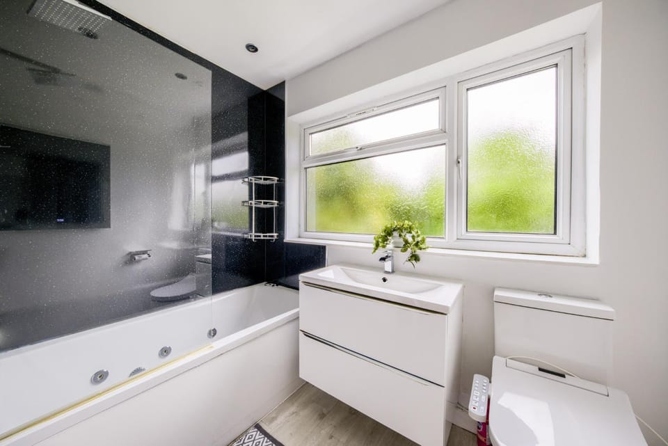 Bathroom, Bath