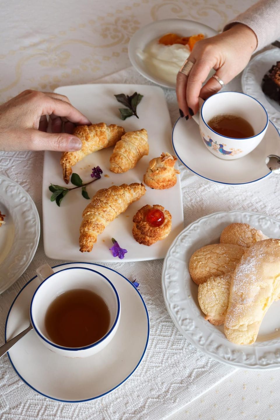 Lounge or bar, Food and drinks, Italian breakfast