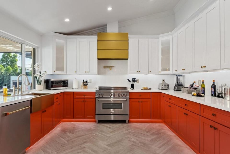 City of Sunsets, Old Town Scottsdale, Free Heated Pool, Hot Tub, Sauna House in Scottsdale