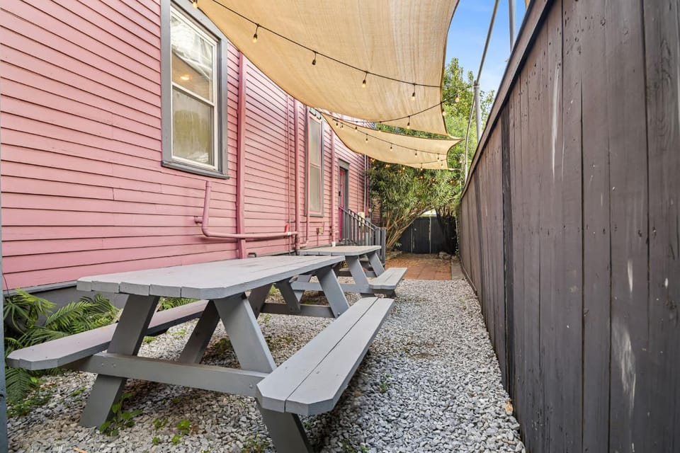 5BR Historic Claiborne Home w/ Pool & Courtyard — 6 Blocks to French Quarter Apartment in New Orleans