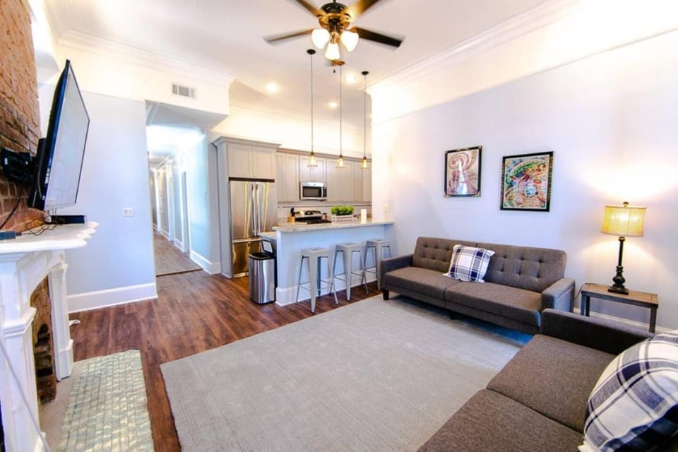 Communal lounge/ TV room, TV and multimedia, Kitchen or kitchenette, Living room, Seating area, Dining area, Evening entertainment