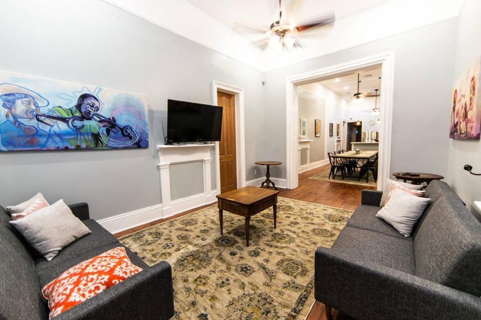 Communal lounge/ TV room, Living room, Seating area