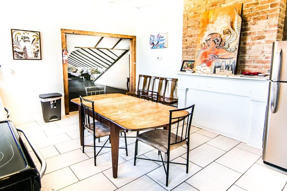 Seating area, Dining area