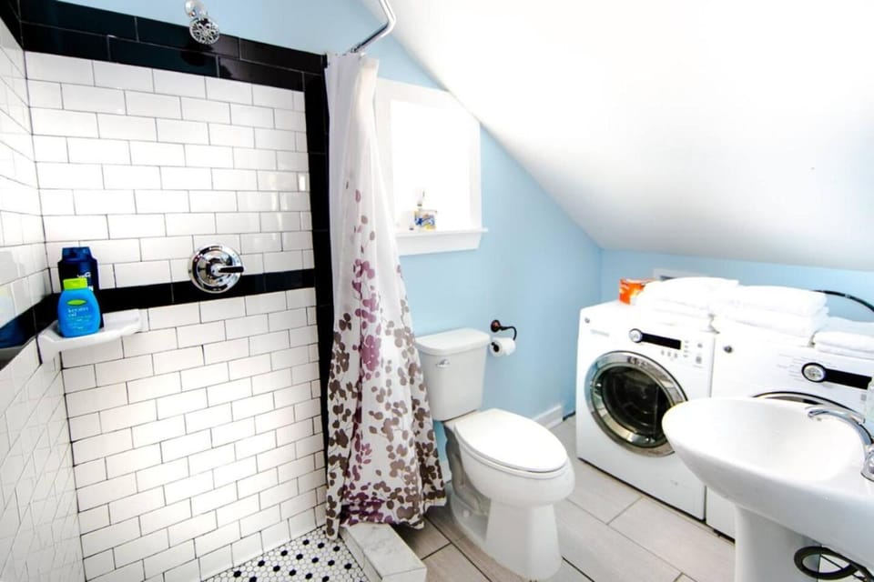 Shower, Bathroom, towels, washing machine, dryer