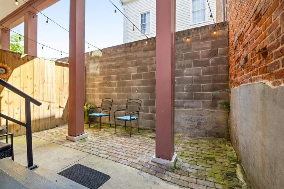 Governors Apartment - Steps to French Quarter Apartment in French Quarter