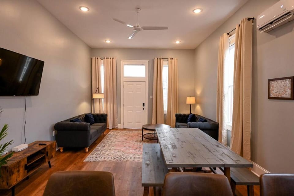 Living room, Seating area, Dining area
