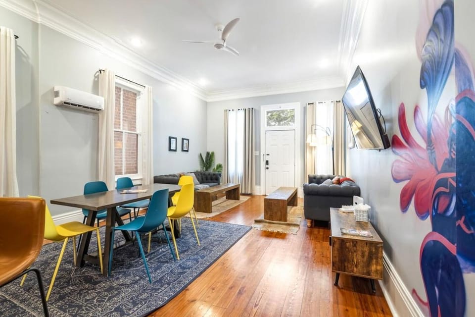 Governors Historic Home 5Bed-5BA Apartment in French Quarter