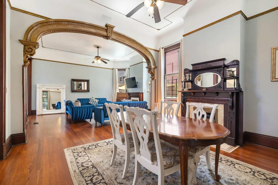 Claiborne Historic Mansion - 5 bed-3bath House in New Orleans